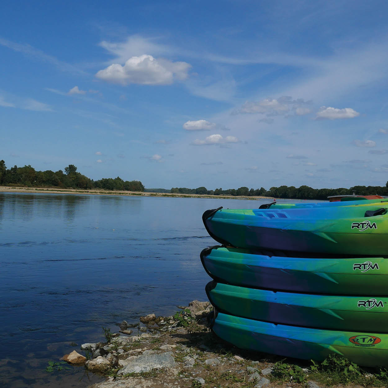 Loire Secrets - Team Building en canoë sur la Loire - Défi canoë