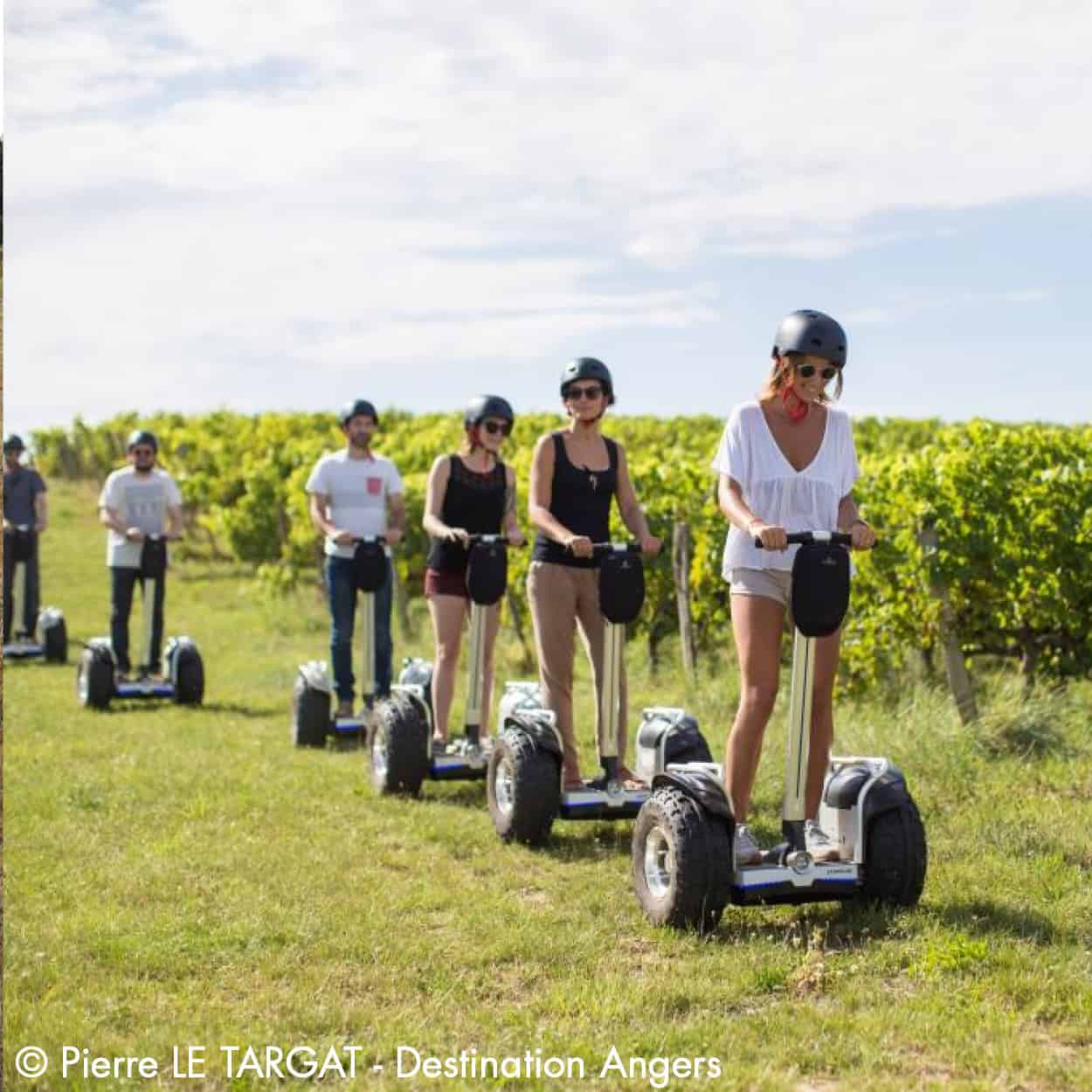 Loire Secrets - Balade en trottinettes électriques en entreprise et en gyropode