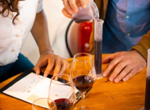 Loire Secrets - Team building autour du vin - Confection de son vin