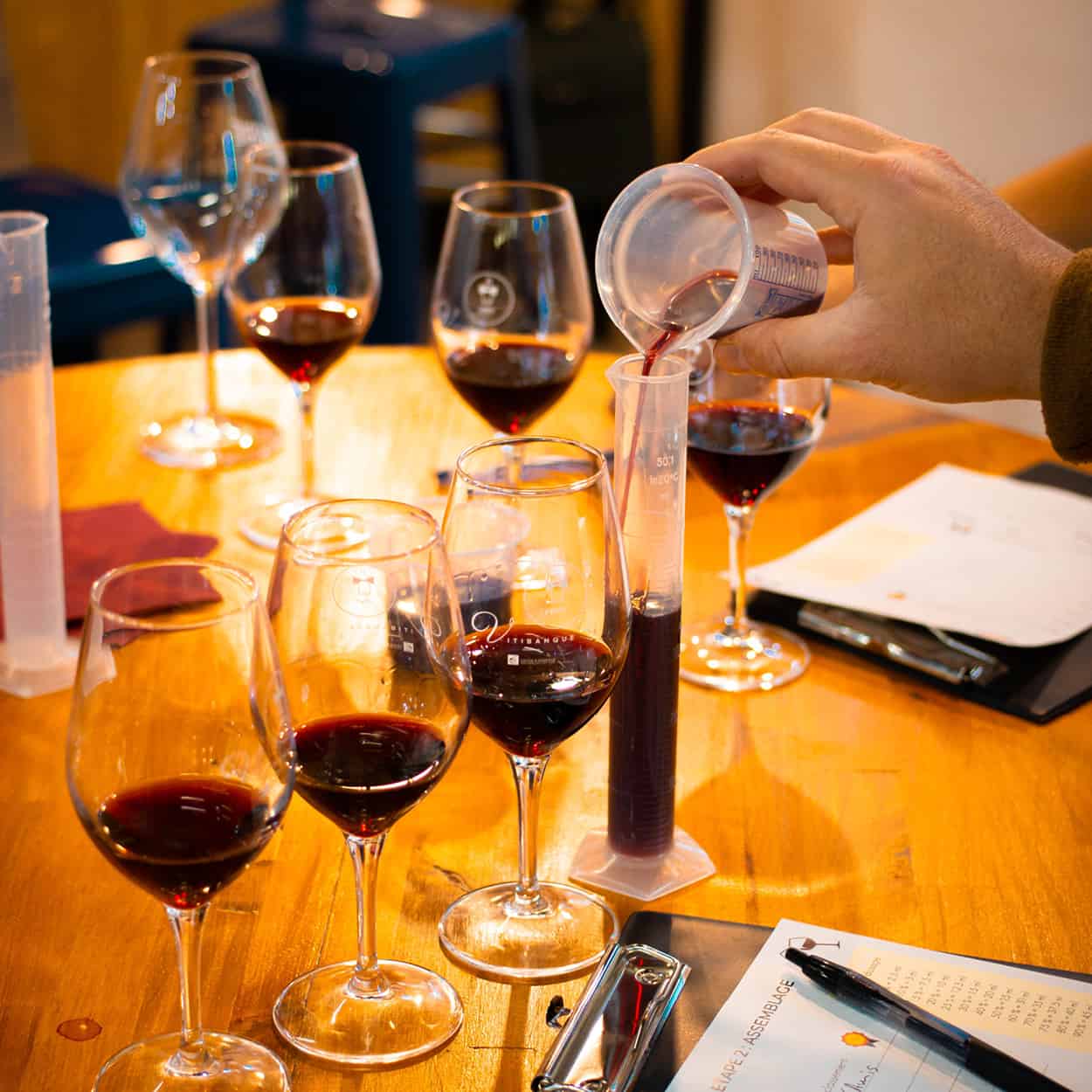 Loire Secrets - Team building autour du vin - Confection de son vin